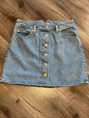 🩵Levi’s Classic Light Blue Denim Button-Front Mini Skirt Y2K Minimalist Casual